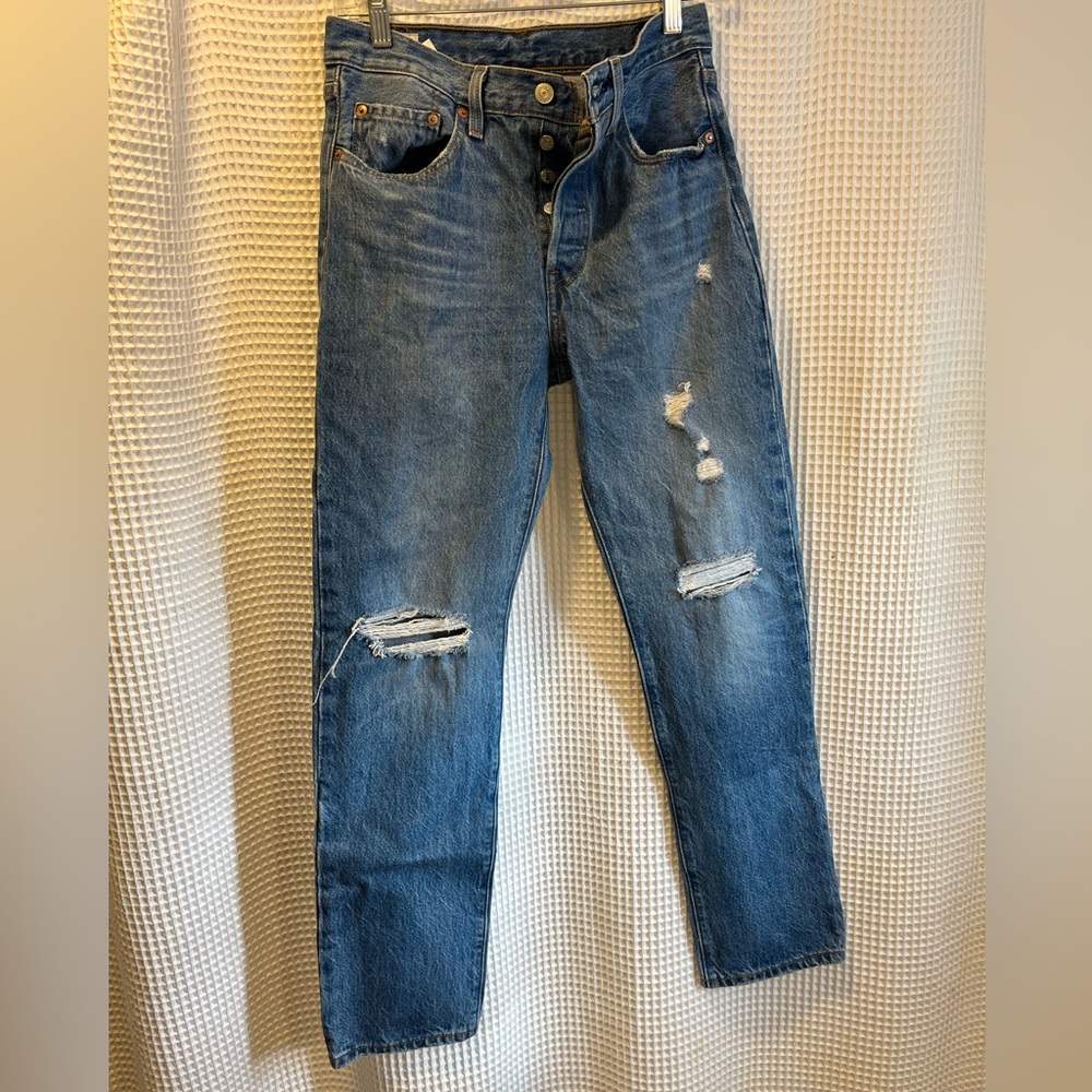 EUC Levis 501 button fly distressed